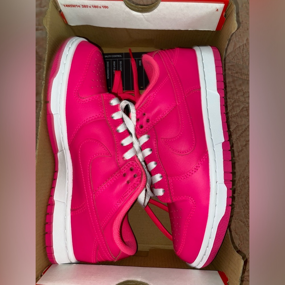BNWB Nike Dunk Low Hyper Pink - Picture 8 of 8